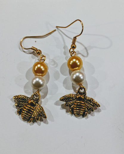 Hello Bees! Dangle Earrings Beaded Earrings Dragon & Wolf Designs   
