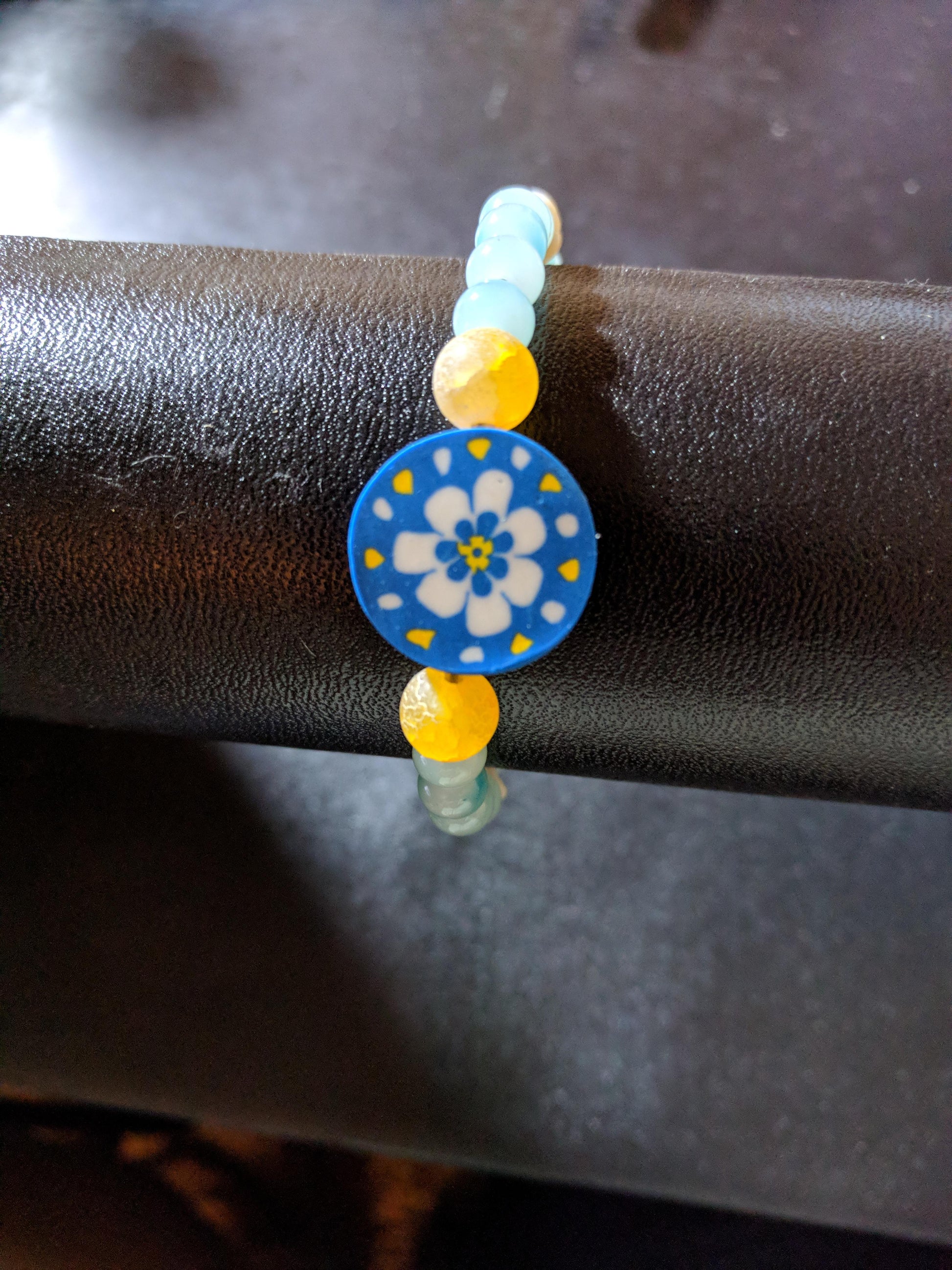 Flower power! Lovely 6.75 inch handmade beaded bracelet Beaded Bracelets Dragon & Wolf Designs   